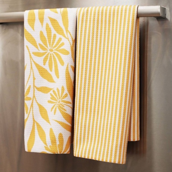 NWT Geometry Kitchen Tea Towel Yellow & White Vertical Stripe Print 18”x - Picture 1 of 3